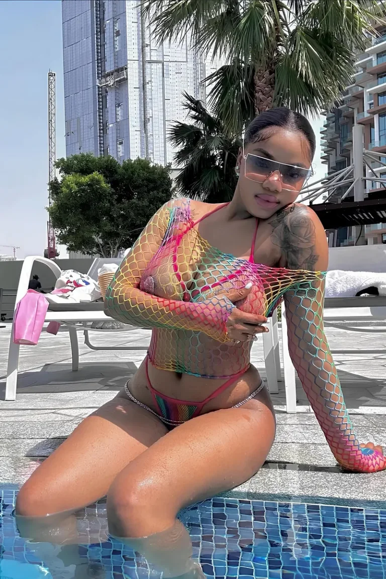 Classic escort Casey Business Bay UAE attractive_medium