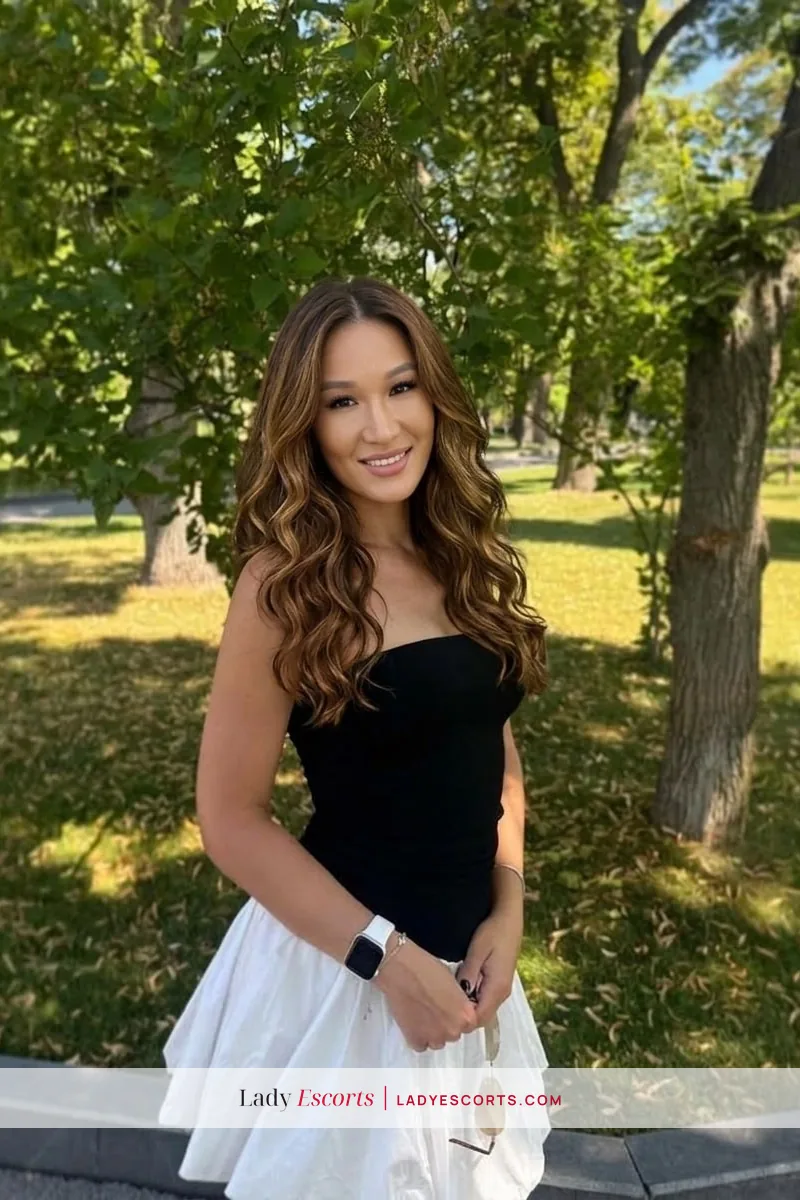 Brunette Nika