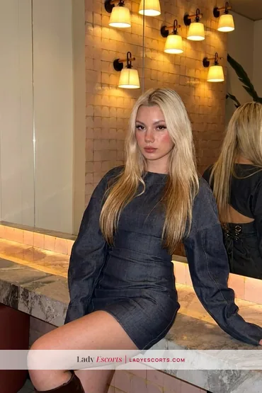 Blonde Beauty Jane