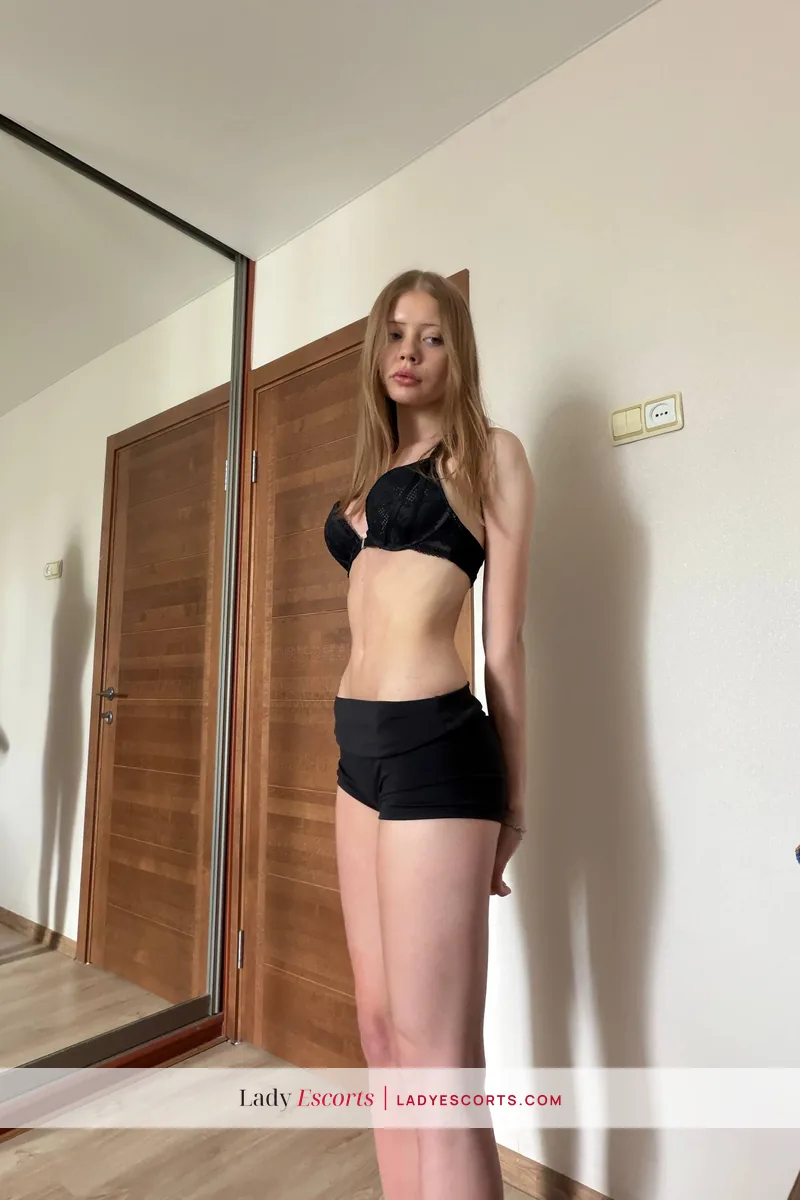 Vika, 173 cm, bust B