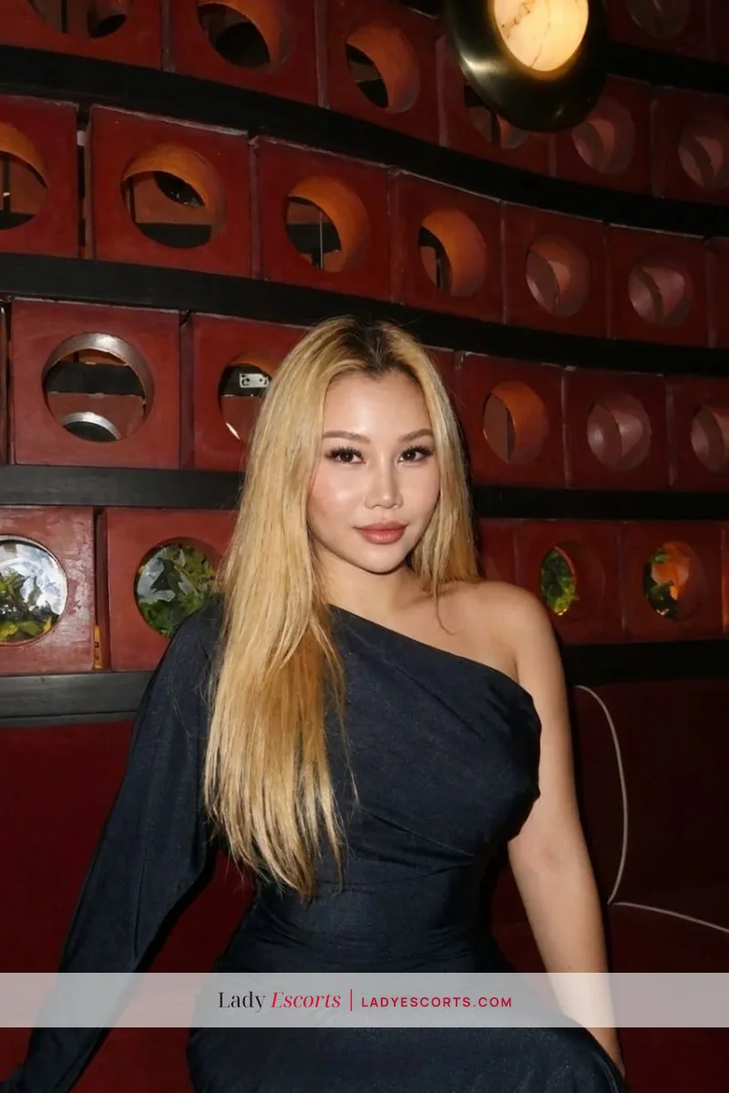 Blonde Dzhana