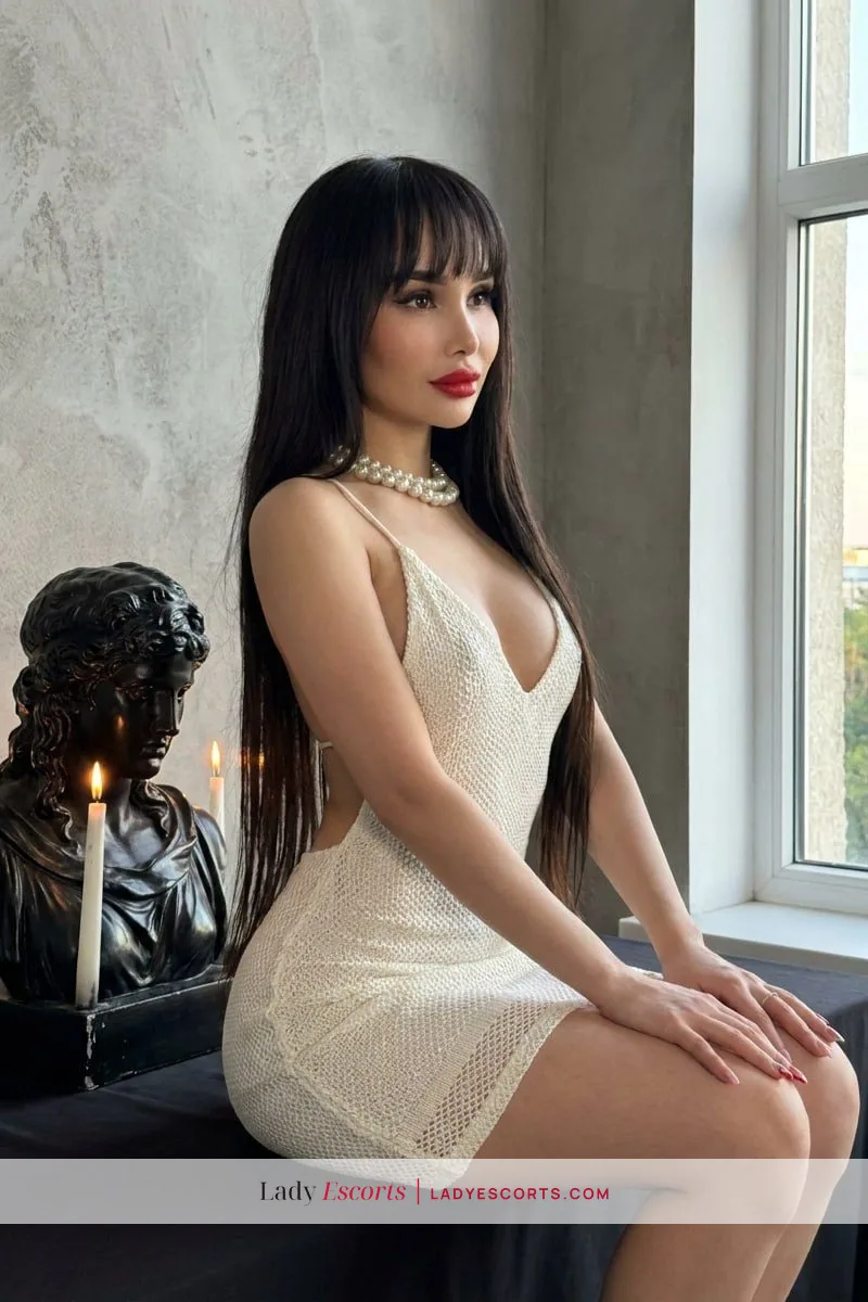 Brunette Guzel