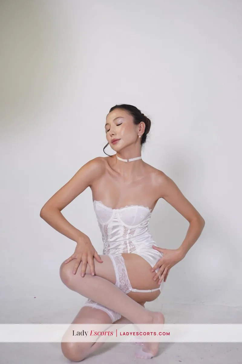 New Tall Busty Brunette Izabella