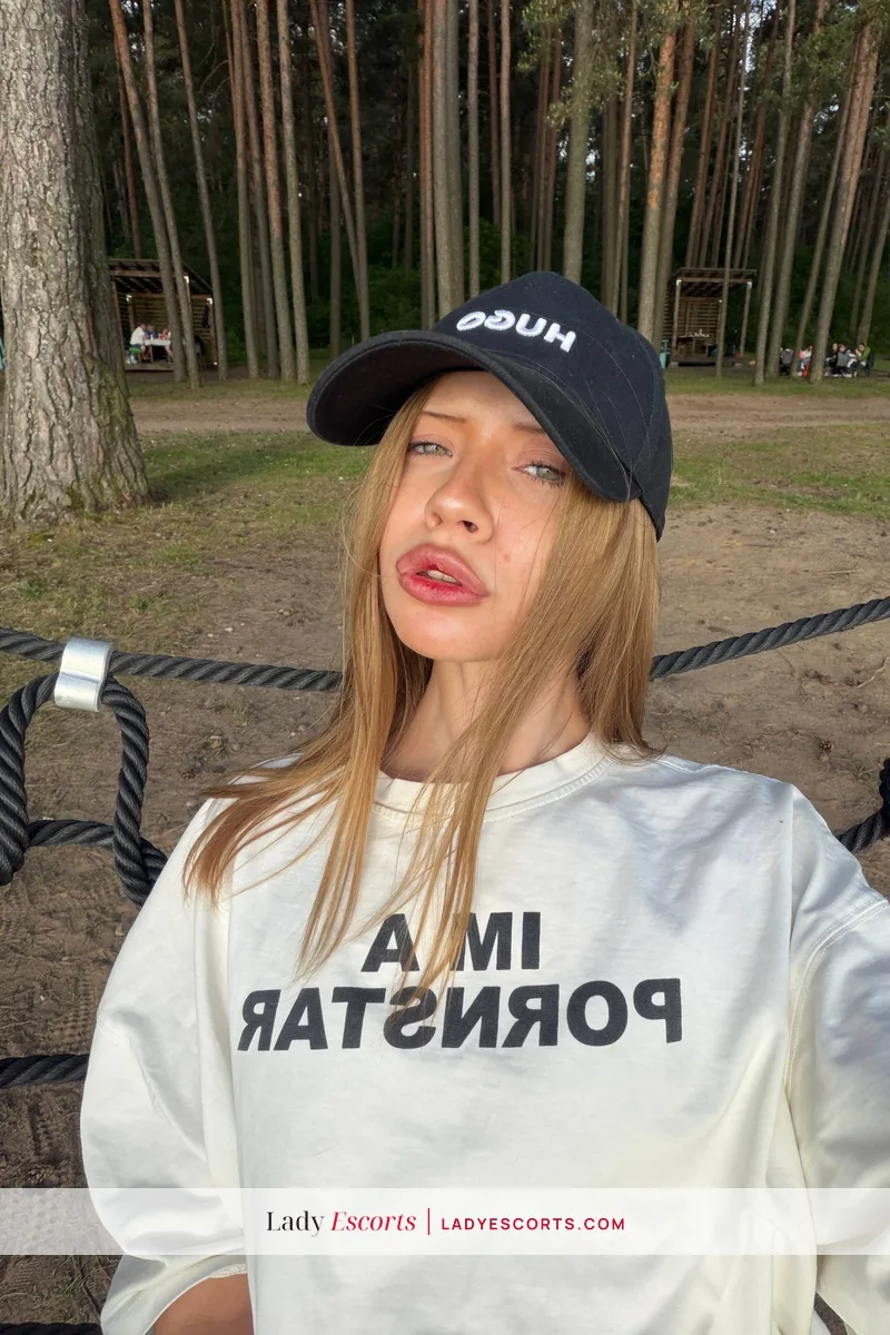 Vika, 173 cm, bust B