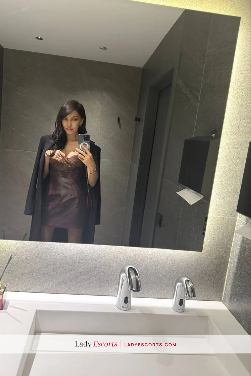 Brunette Mikaella