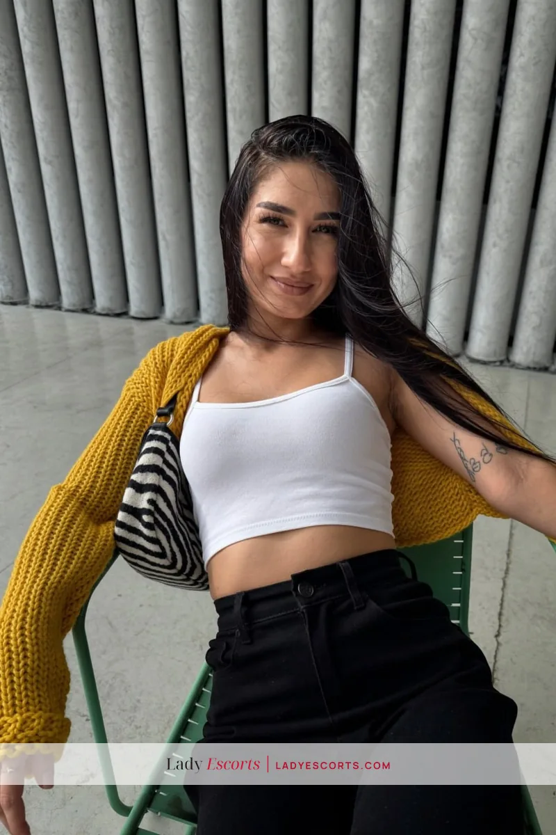 New Tall Brunette Zara