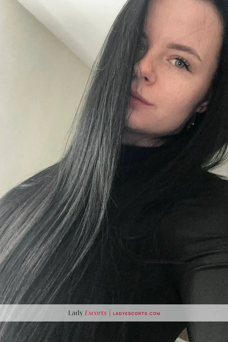 Arya, 165 cm, bust B