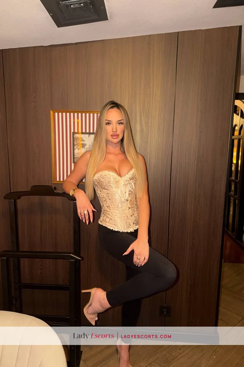 Blonde Alyona