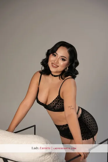 Petite Brunette Ayla