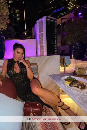 Busty Brunette Madlen