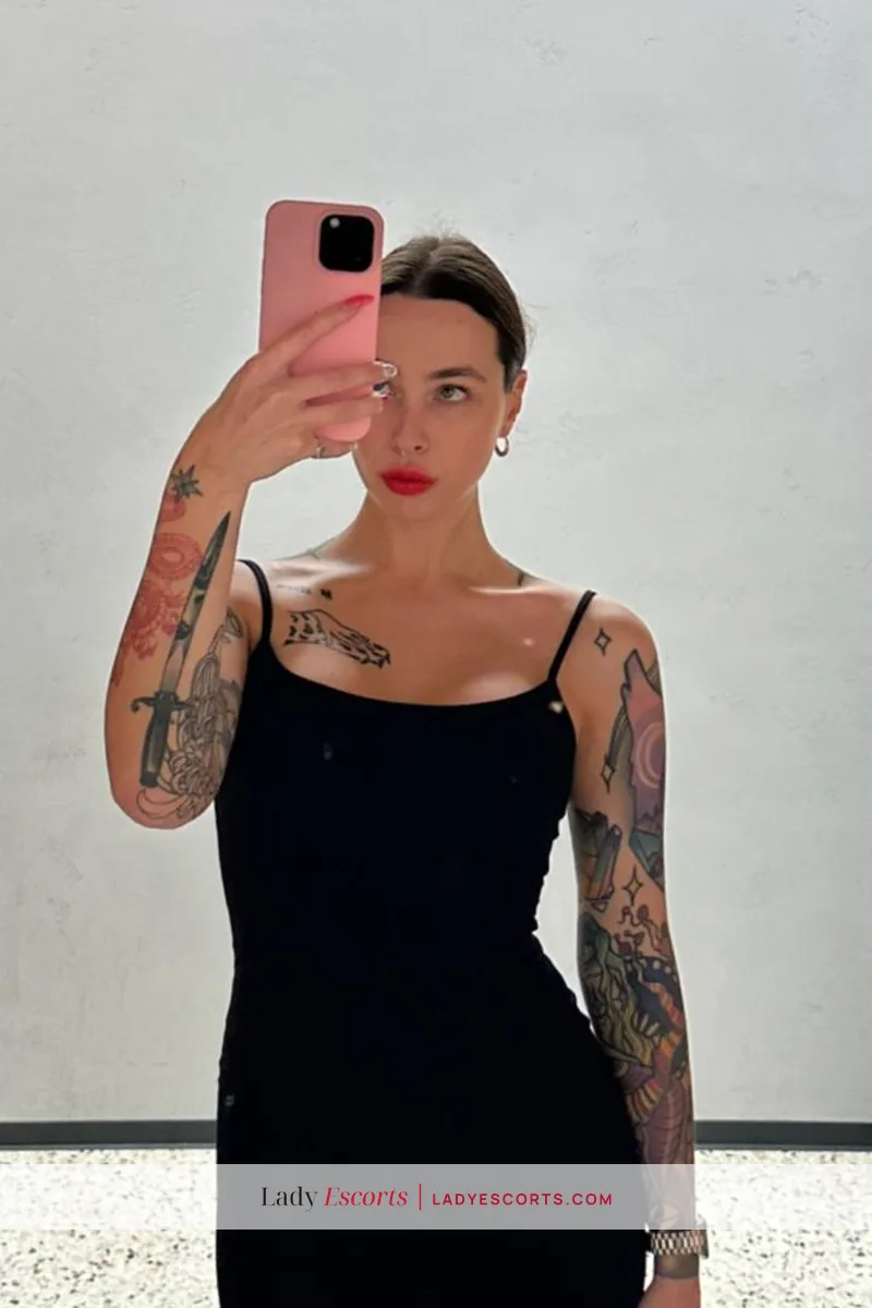 Darci, 170 cm, bust D