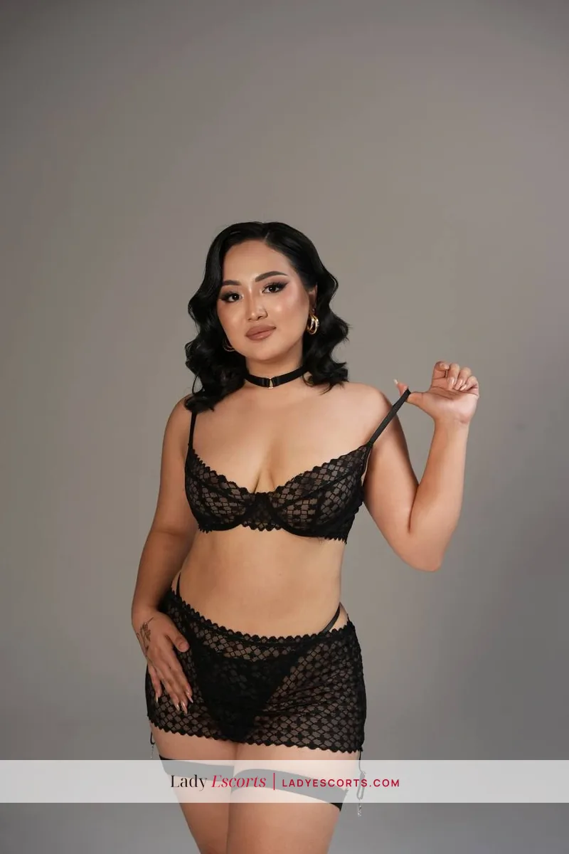 Petite Brunette Ayla
