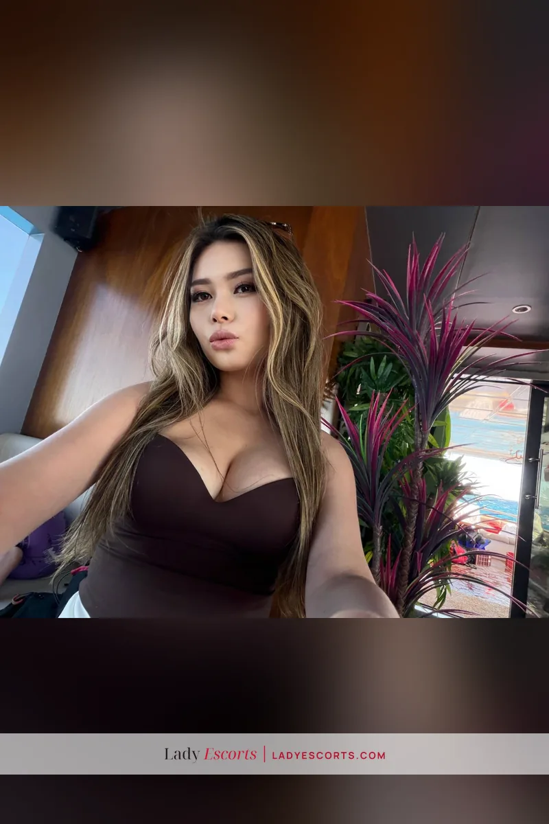 Zhanel, 170 cm, bust A