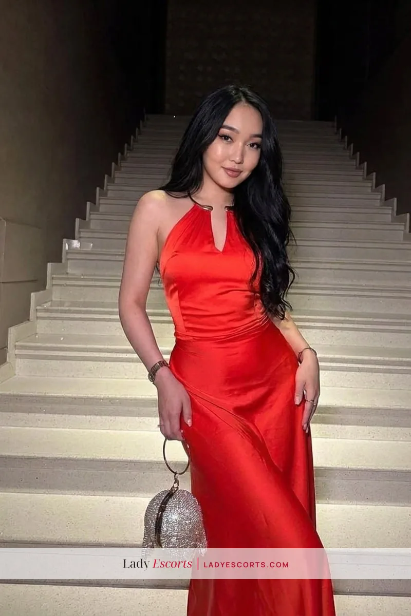 Brunette Beauty Kim