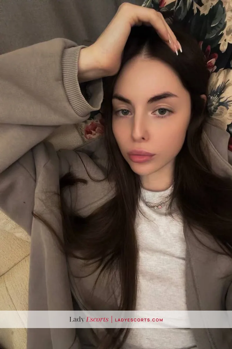 Brunette Vasilisa