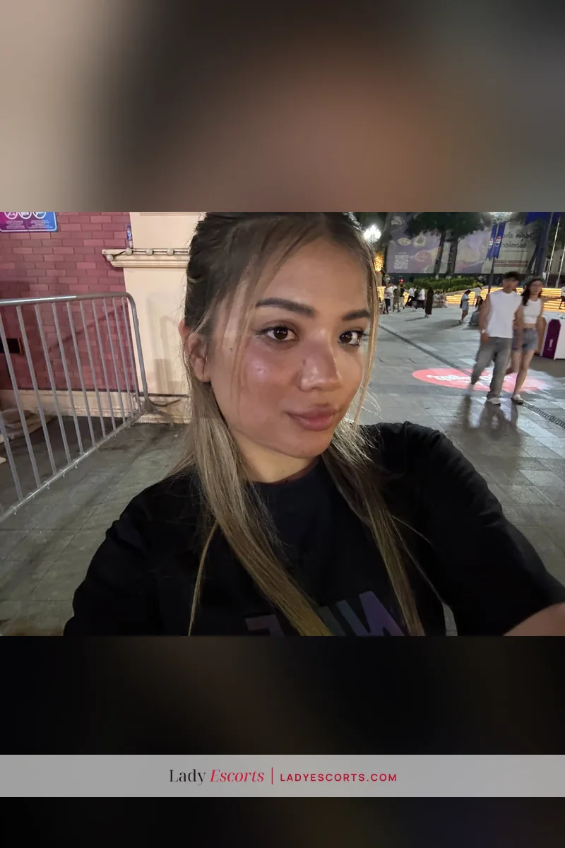 Blonde Aylin