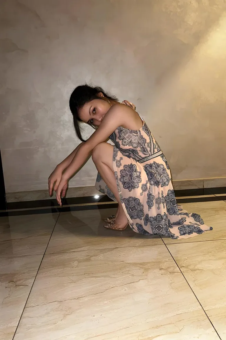 Media of Мони | 3