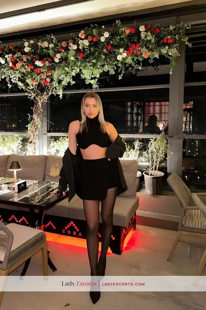 Slim Blonde Adriana