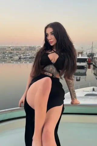erotic escort Penelope Palm Jumeirah Dubai erotic 