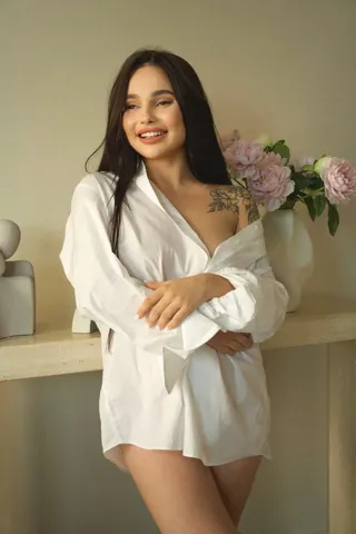 exclusive escort Anya Dubai Marina Dubai charismatic 1 