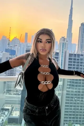 sexy escort Casey AI Barsha Dubai seductive 