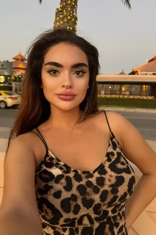 sexy escort Esmi Business Bay Dubai fashion 